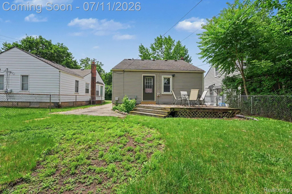 2904 Crooks Road Royal Oak City MI 48073