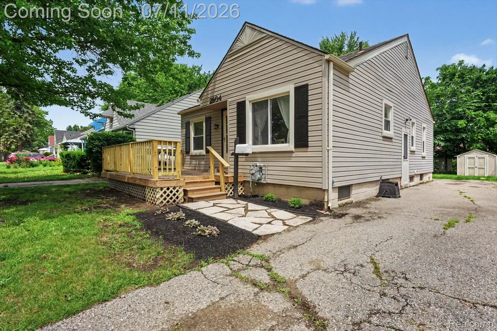 2904 Crooks Road Royal Oak City MI 48073