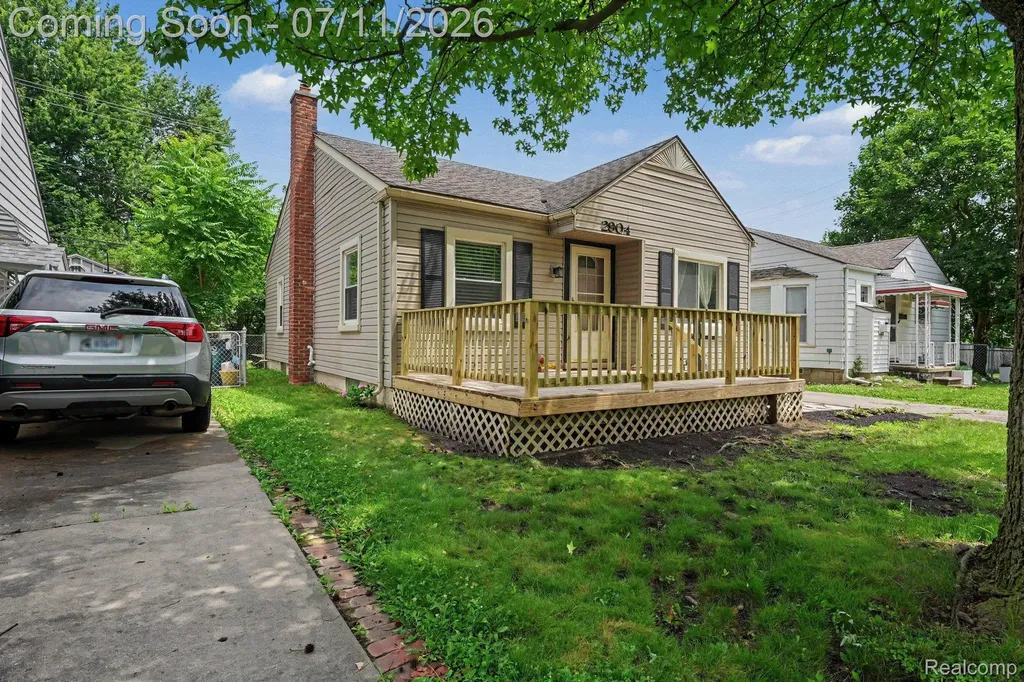 2904 Crooks Road Royal Oak City MI 48073