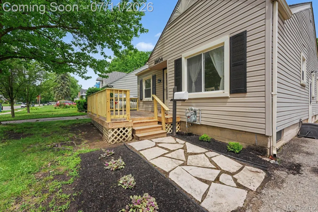 2904 Crooks Road Royal Oak City MI 48073