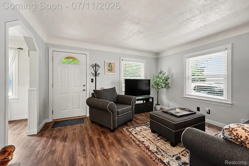2904 Crooks Road Royal Oak City MI 48073