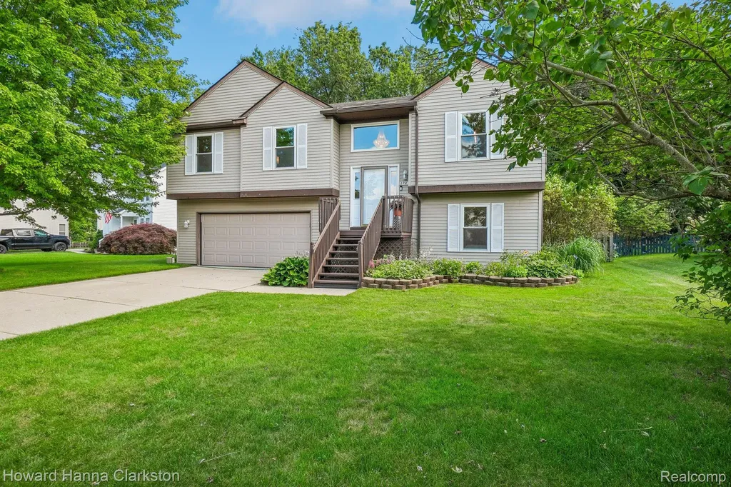 2787 Riverside Drive Waterford Charter Township MI 48329