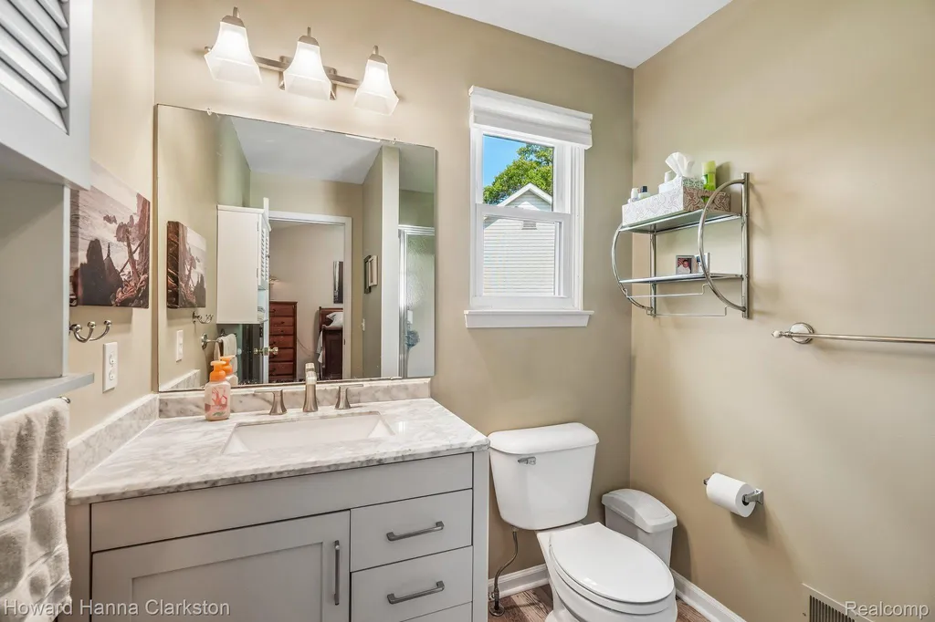 2787 Riverside Drive Waterford Charter Township MI 48329