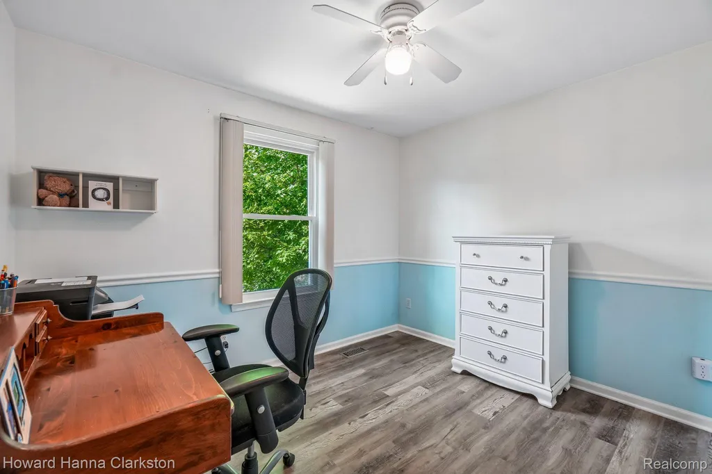 2787 Riverside Drive Waterford Charter Township MI 48329
