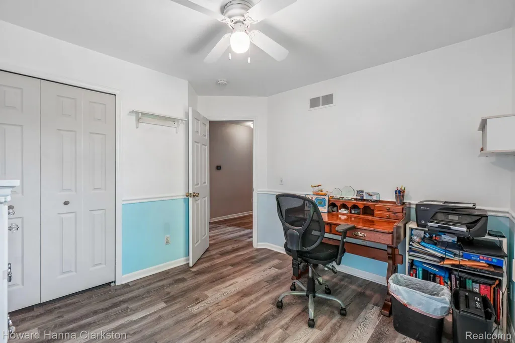 2787 Riverside Drive Waterford Charter Township MI 48329