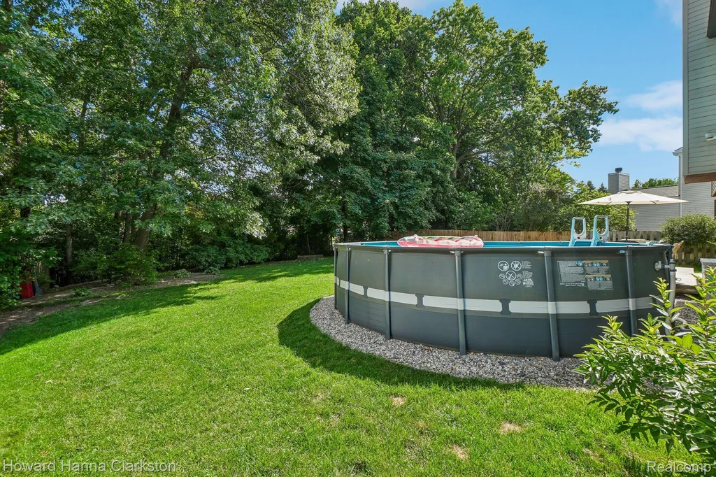 2787 Riverside Drive Waterford Charter Township MI 48329