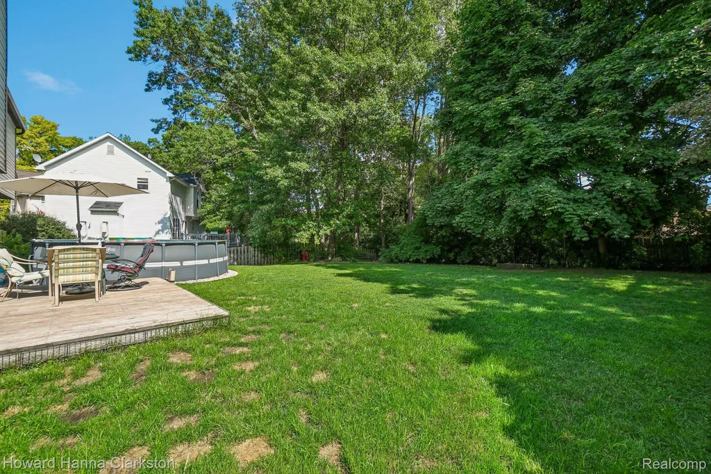 2787 Riverside Drive Waterford Charter Township MI 48329