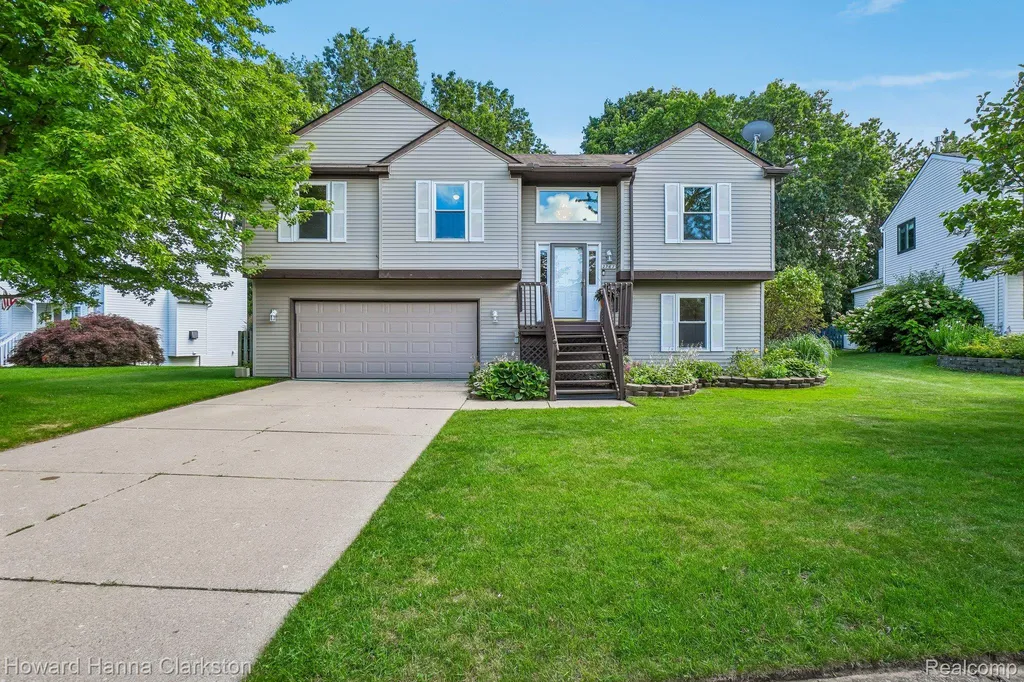 2787 Riverside Drive Waterford Charter Township MI 48329