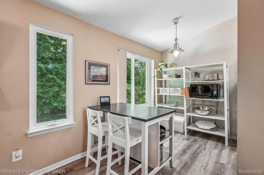 2787 Riverside Drive Waterford Charter Township MI 48329
