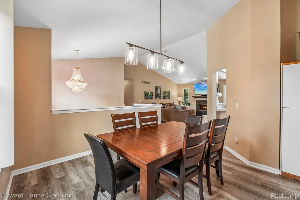 2787 Riverside Drive Waterford Charter Township MI 48329