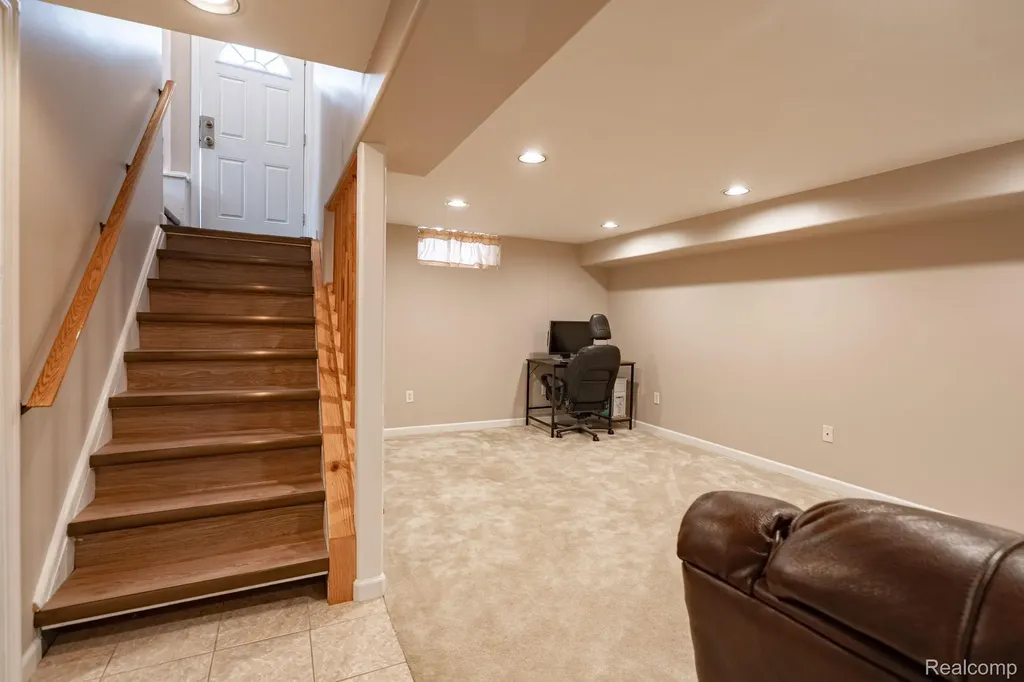6905 Lathers Street Garden City City MI 48135