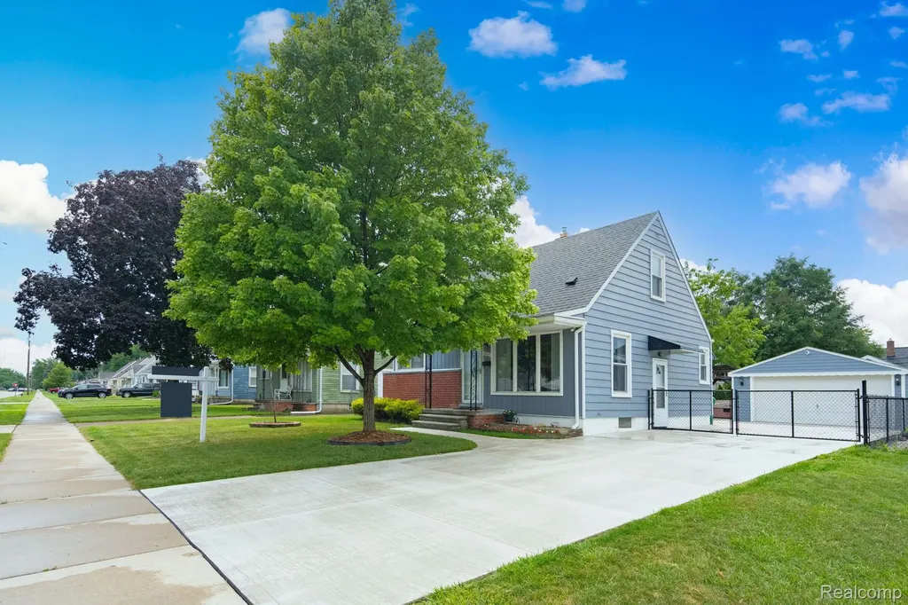 6905 Lathers Street Garden City City MI 48135