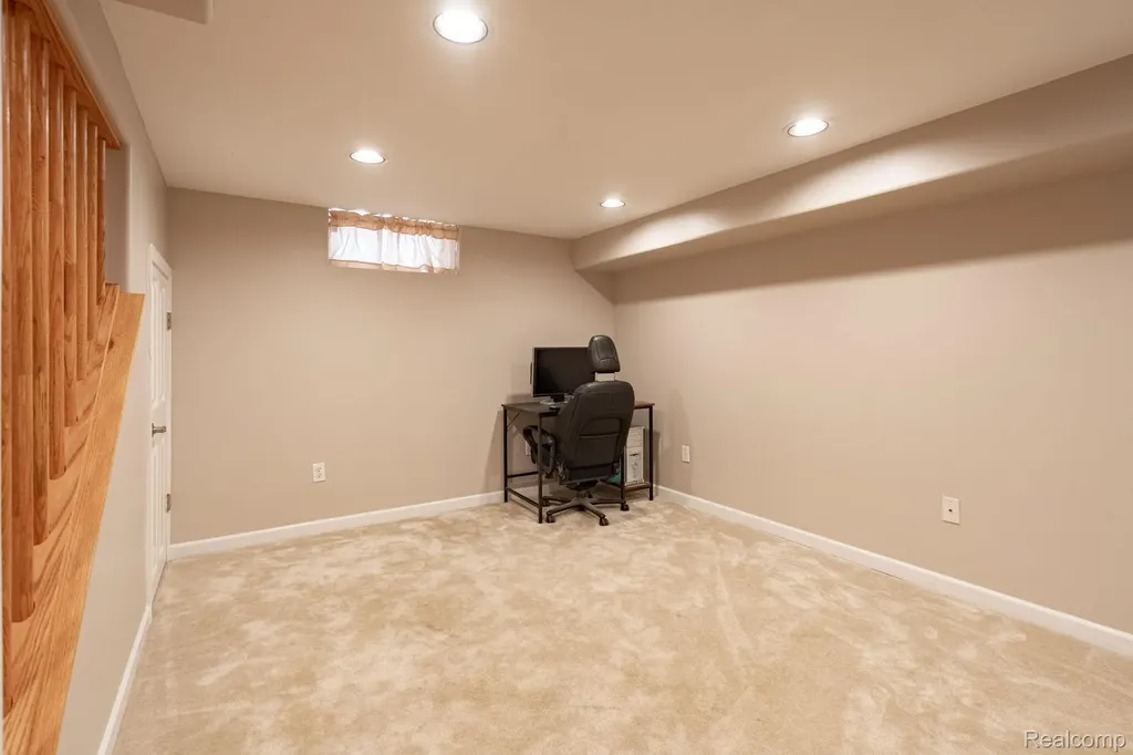 6905 Lathers Street Garden City City MI 48135