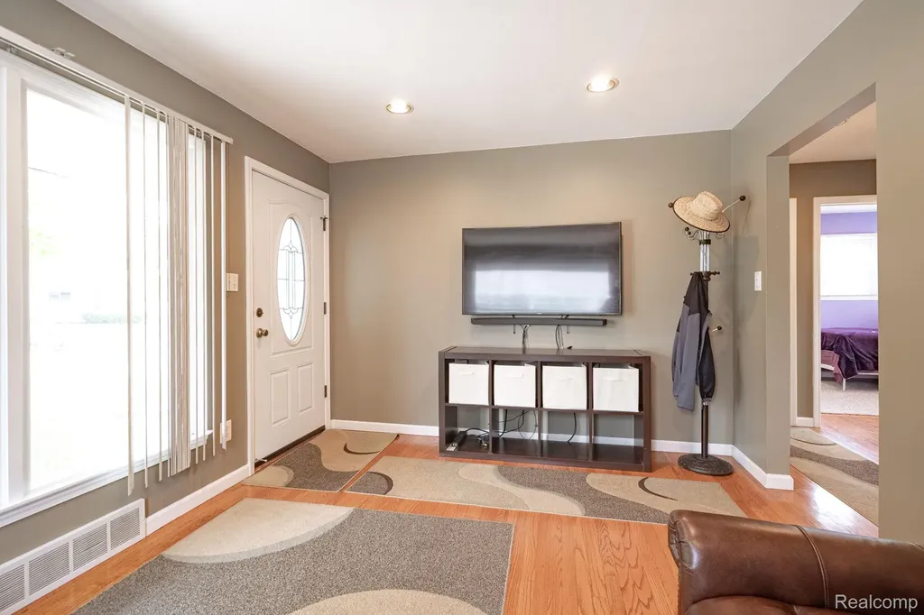 6905 Lathers Street Garden City City MI 48135