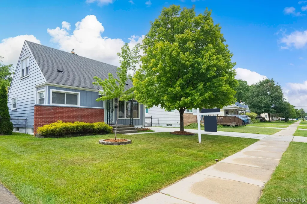 6905 Lathers Street Garden City City MI 48135