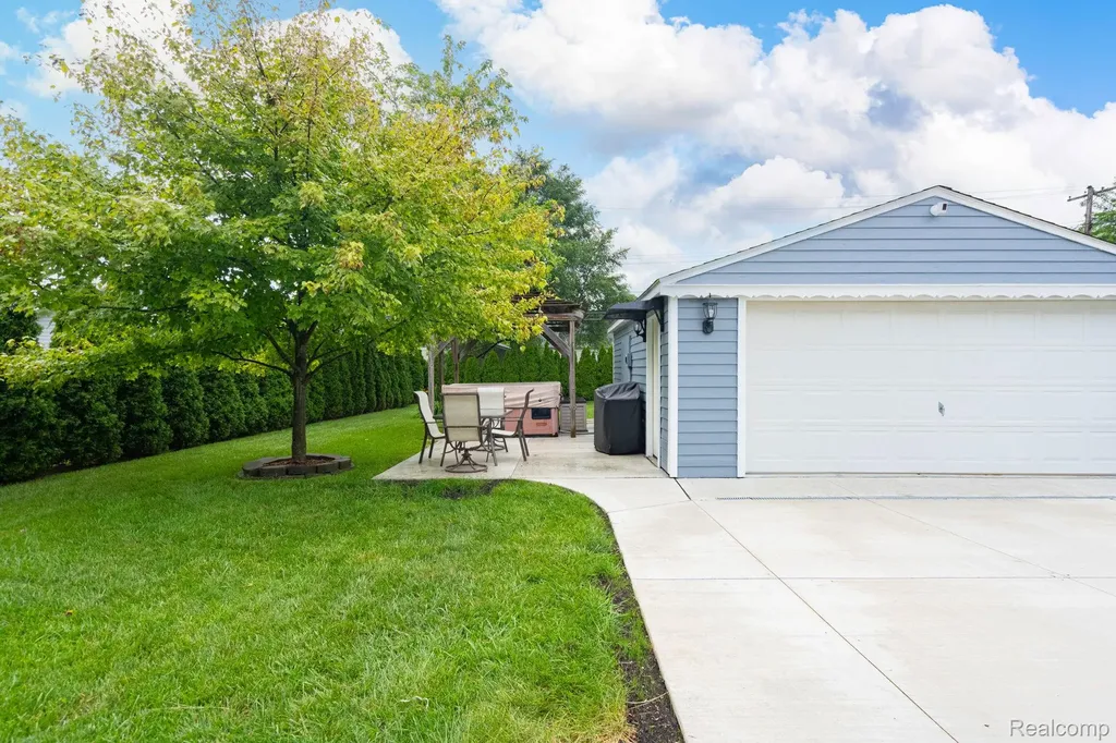 6905 Lathers Street Garden City City MI 48135