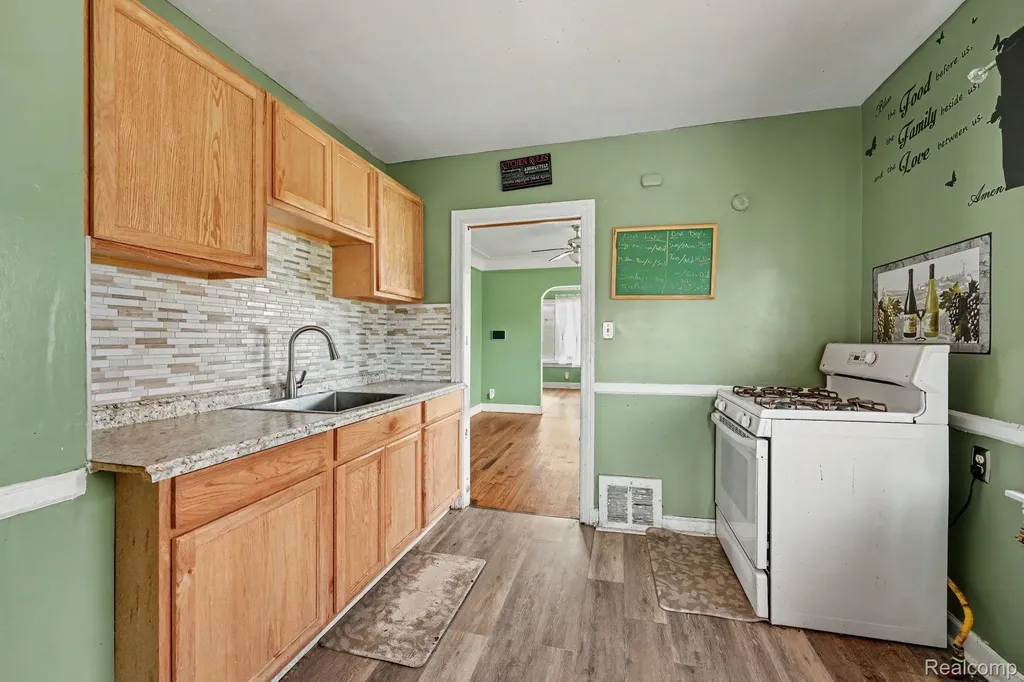 5045 Wayburn Street Detroit City MI 48224