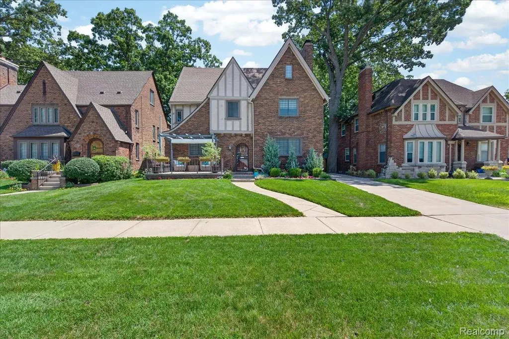 17596 Wildemere Street Detroit City MI 48221