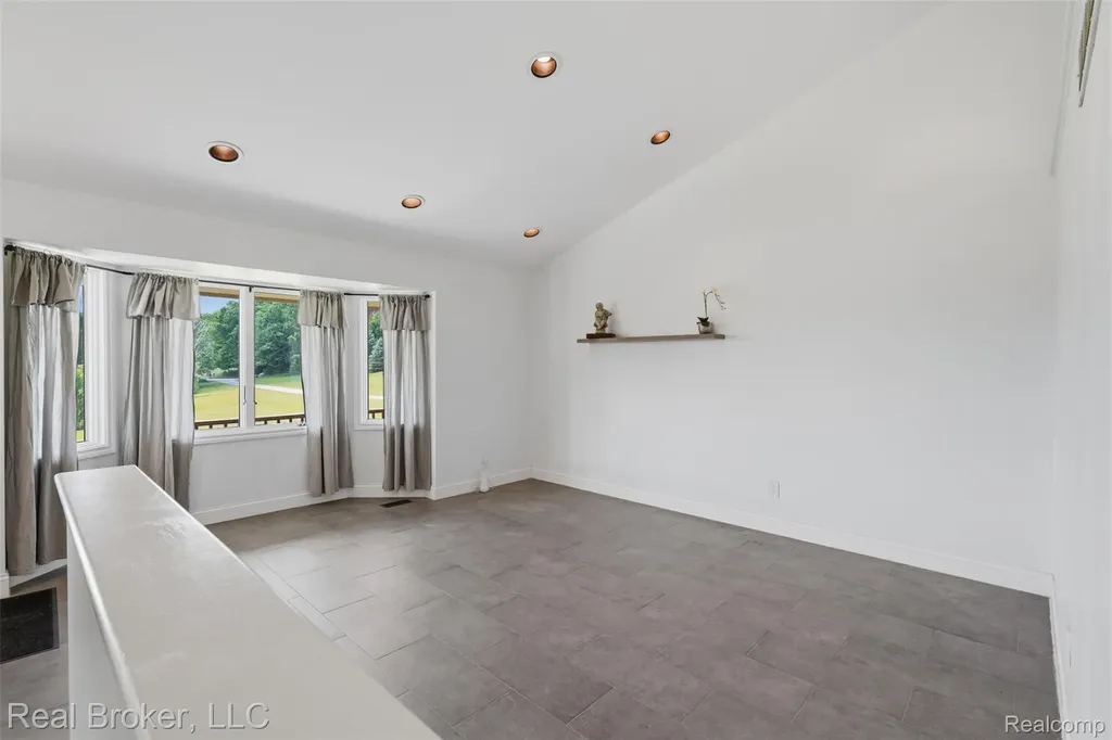 1050 W Brocker Road Metamora Township MI 48455