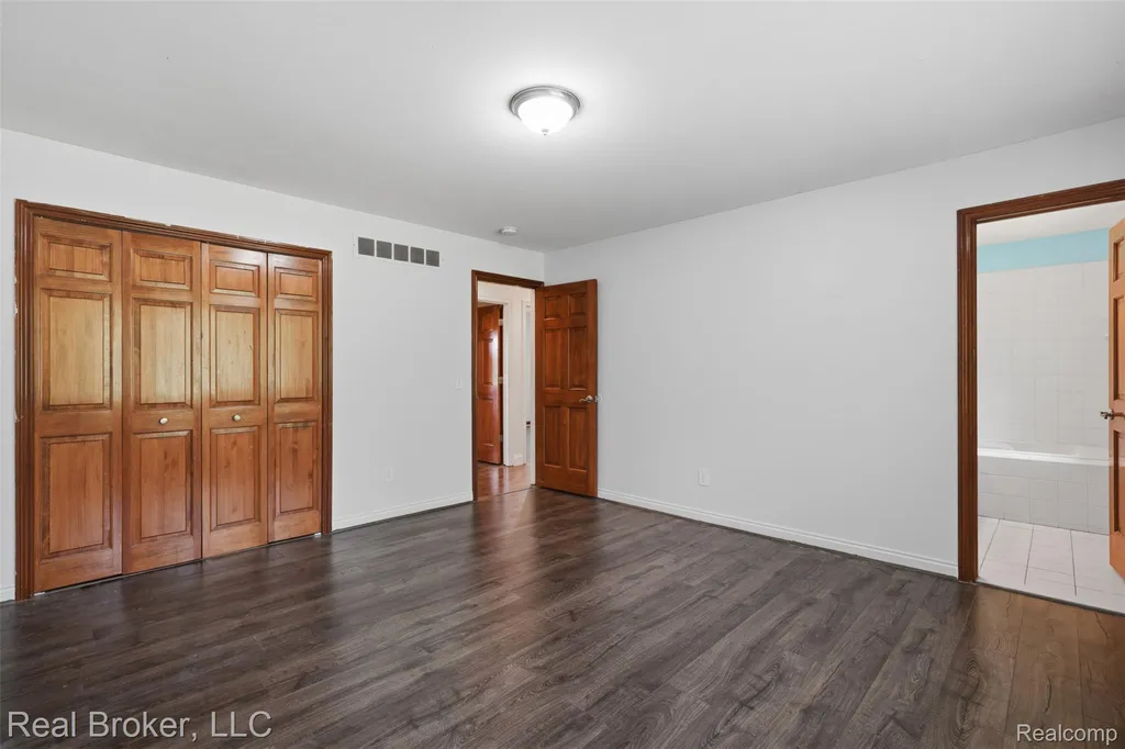 1050 W Brocker Road Metamora Township MI 48455