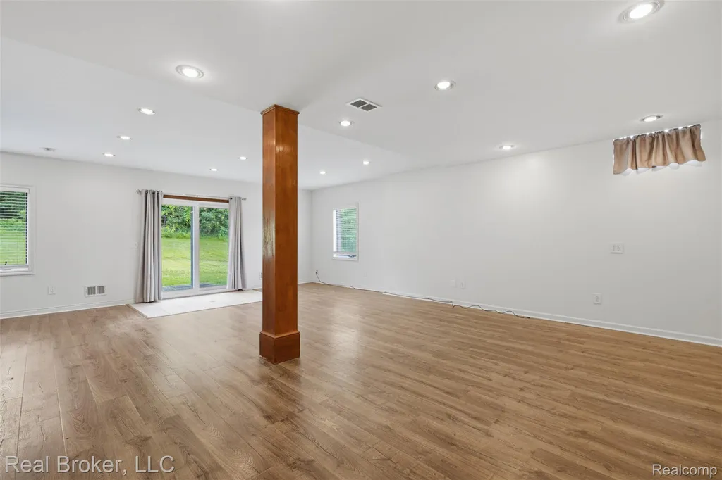 1050 W Brocker Road Metamora Township MI 48455