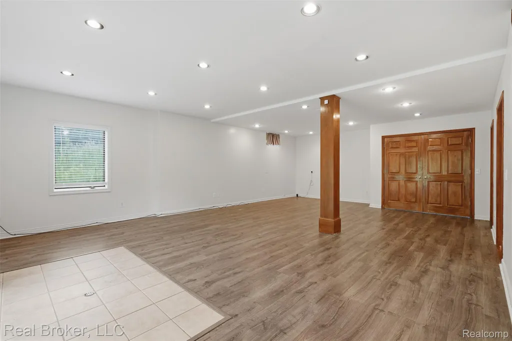 1050 W Brocker Road Metamora Township MI 48455