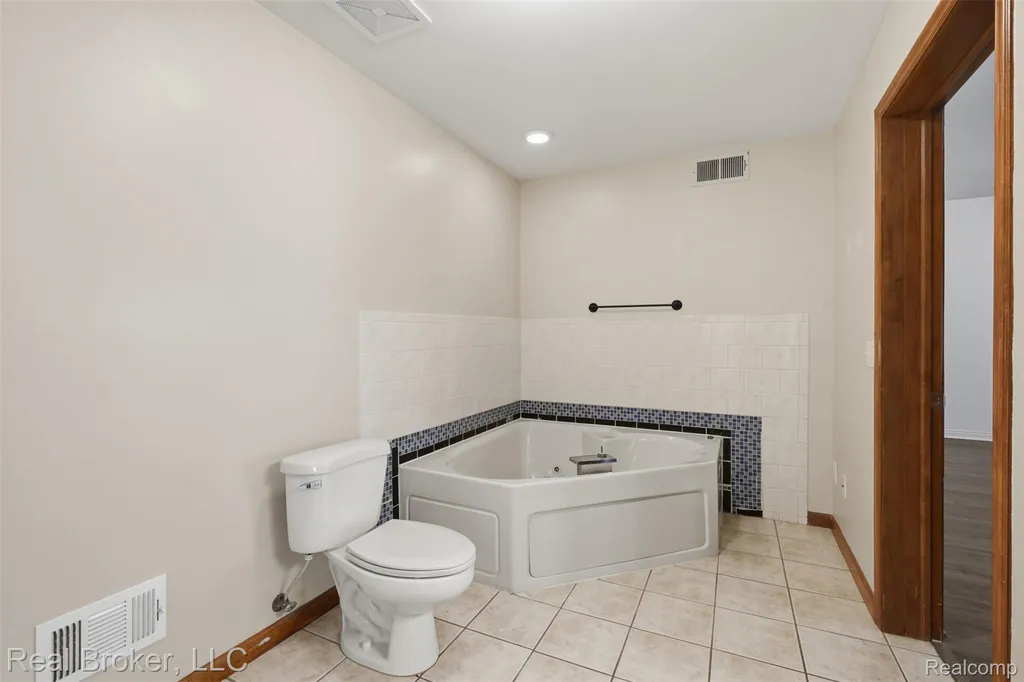 1050 W Brocker Road Metamora Township MI 48455