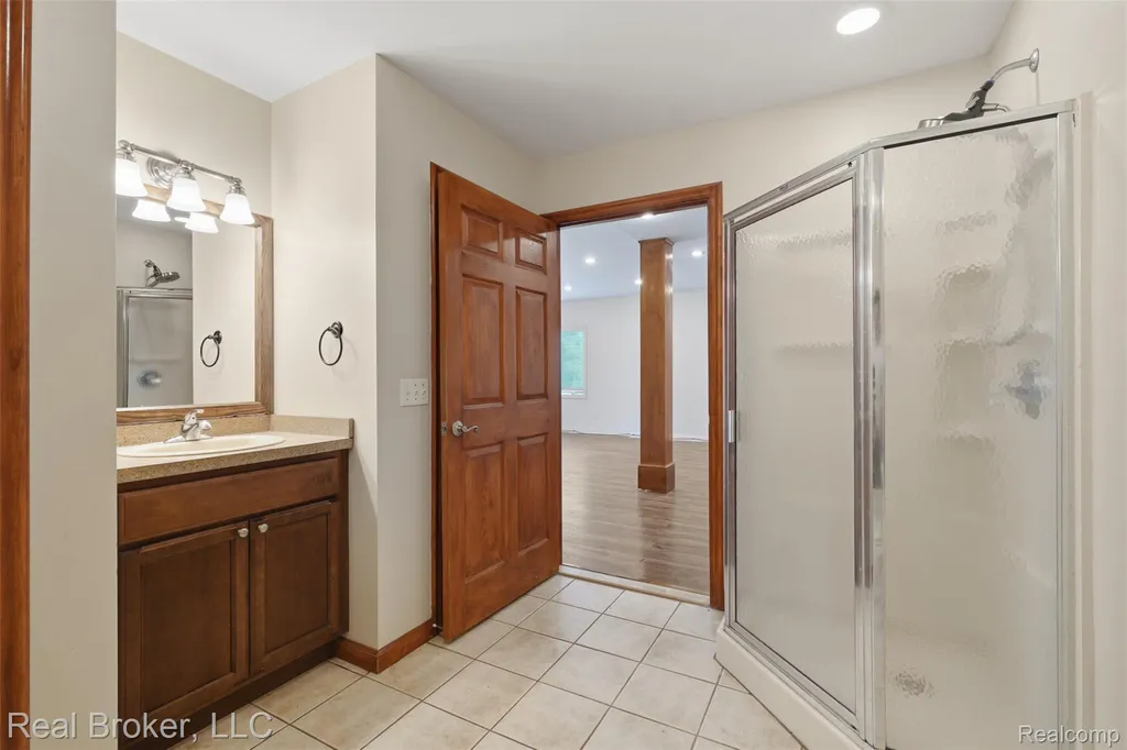 1050 W Brocker Road Metamora Township MI 48455
