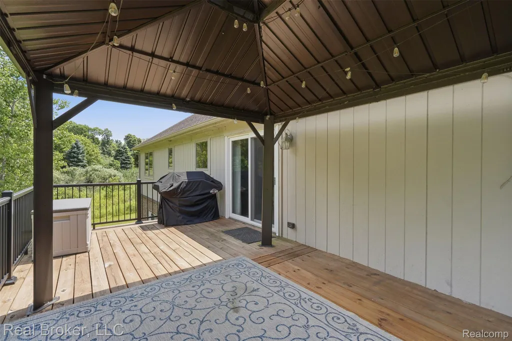 1050 W Brocker Road Metamora Township MI 48455