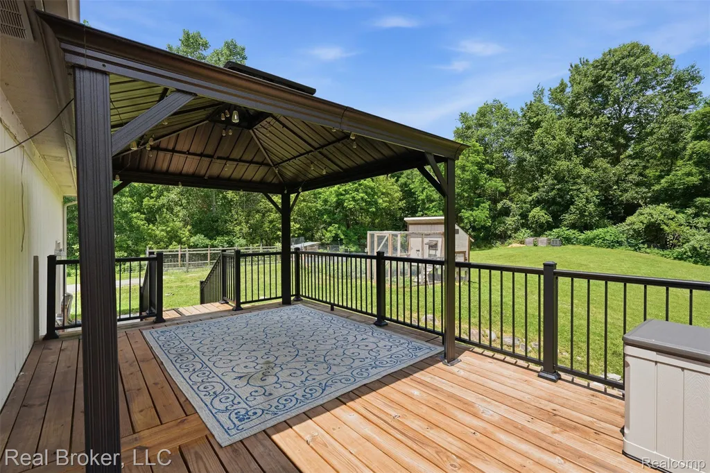1050 W Brocker Road Metamora Township MI 48455