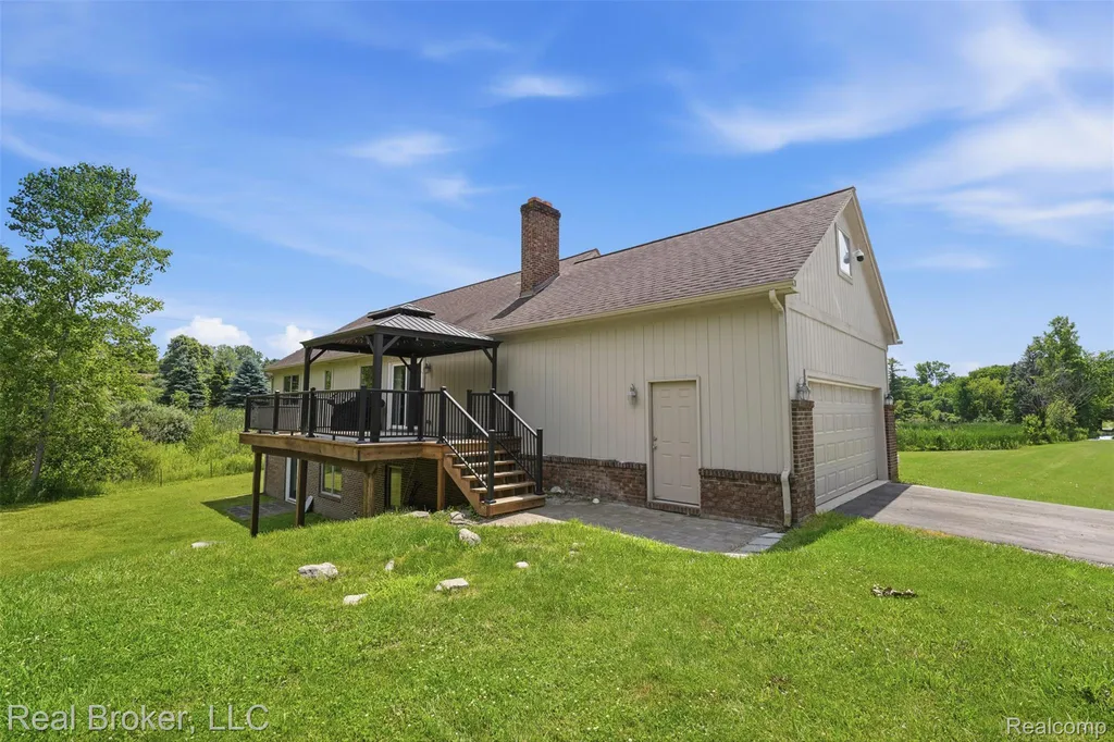 1050 W Brocker Road Metamora Township MI 48455