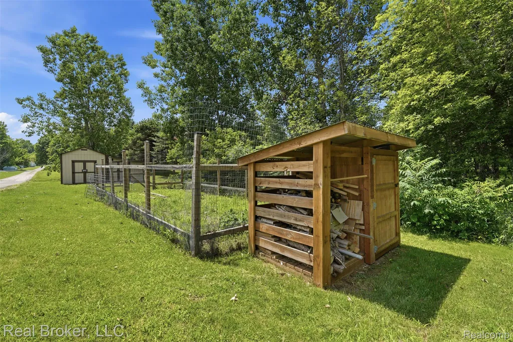 1050 W Brocker Road Metamora Township MI 48455