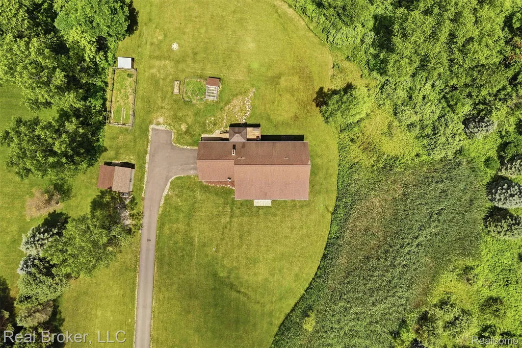 1050 W Brocker Road Metamora Township MI 48455