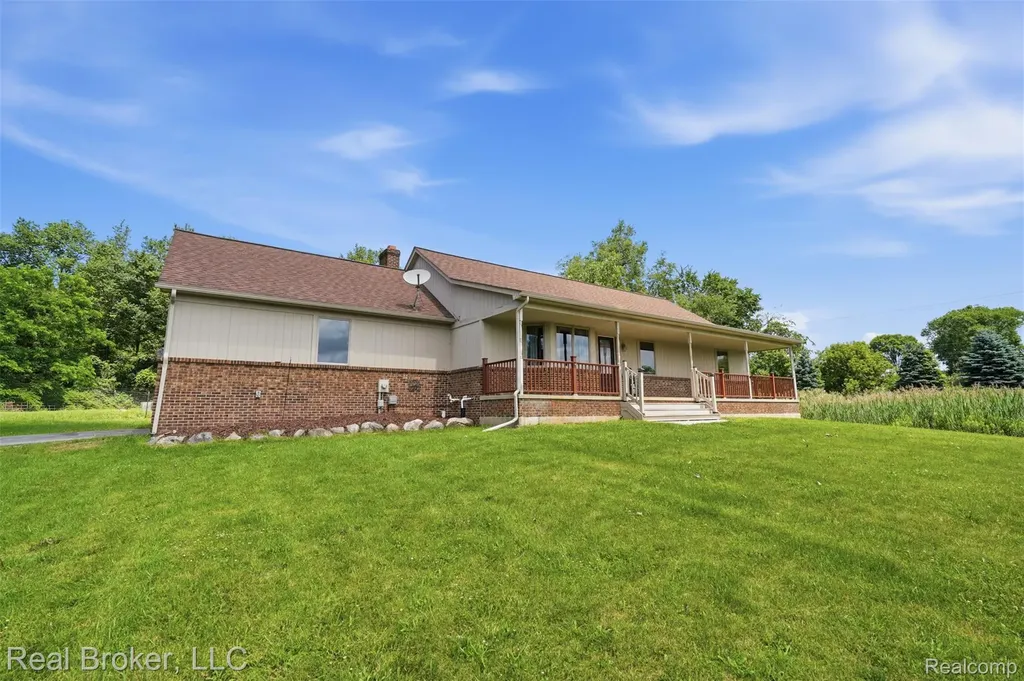 1050 W Brocker Road Metamora Township MI 48455