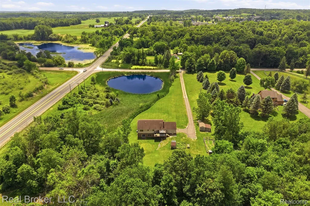 1050 W Brocker Road Metamora Township MI 48455