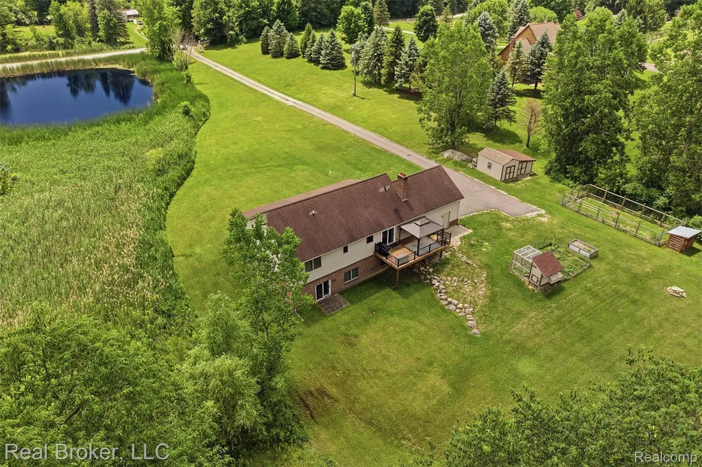 1050 W Brocker Road Metamora Township MI 48455