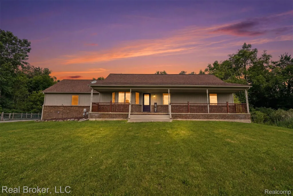 1050 W Brocker Road Metamora Township MI 48455