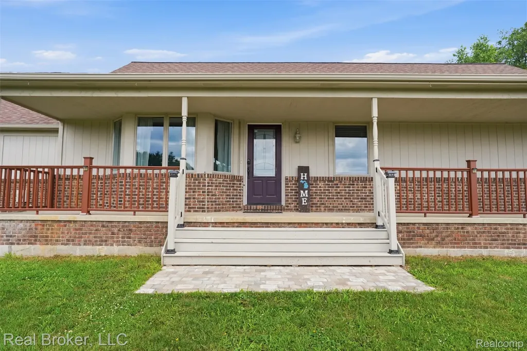 1050 W Brocker Road Metamora Township MI 48455