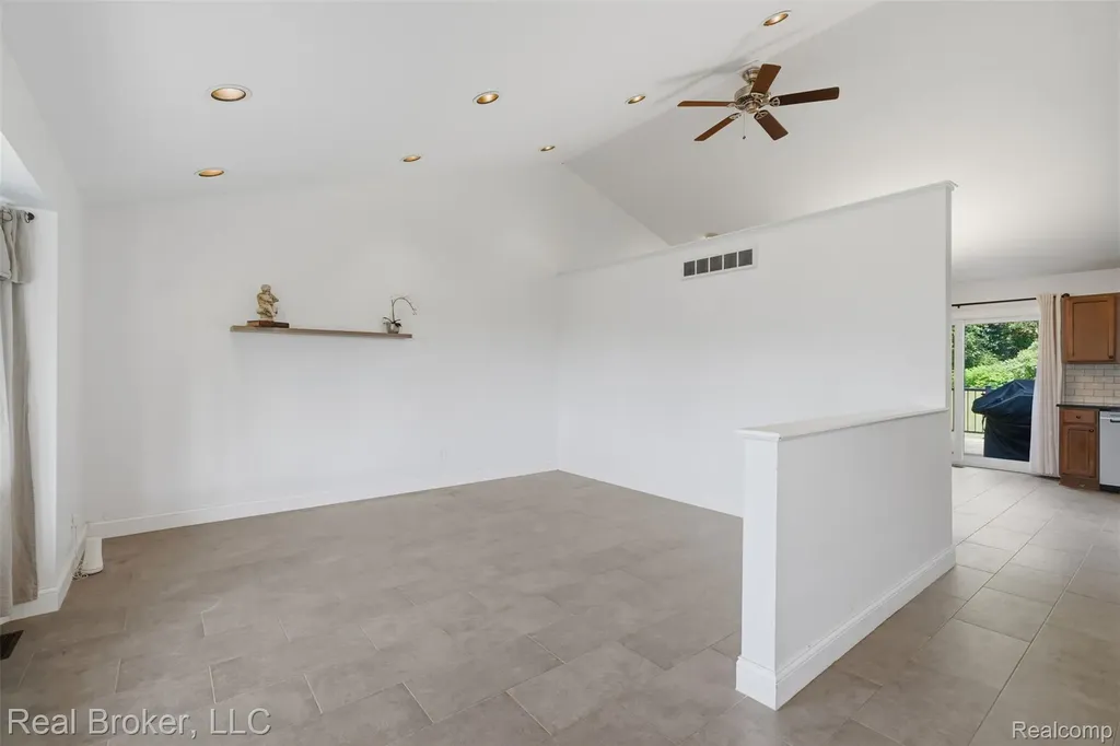 1050 W Brocker Road Metamora Township MI 48455