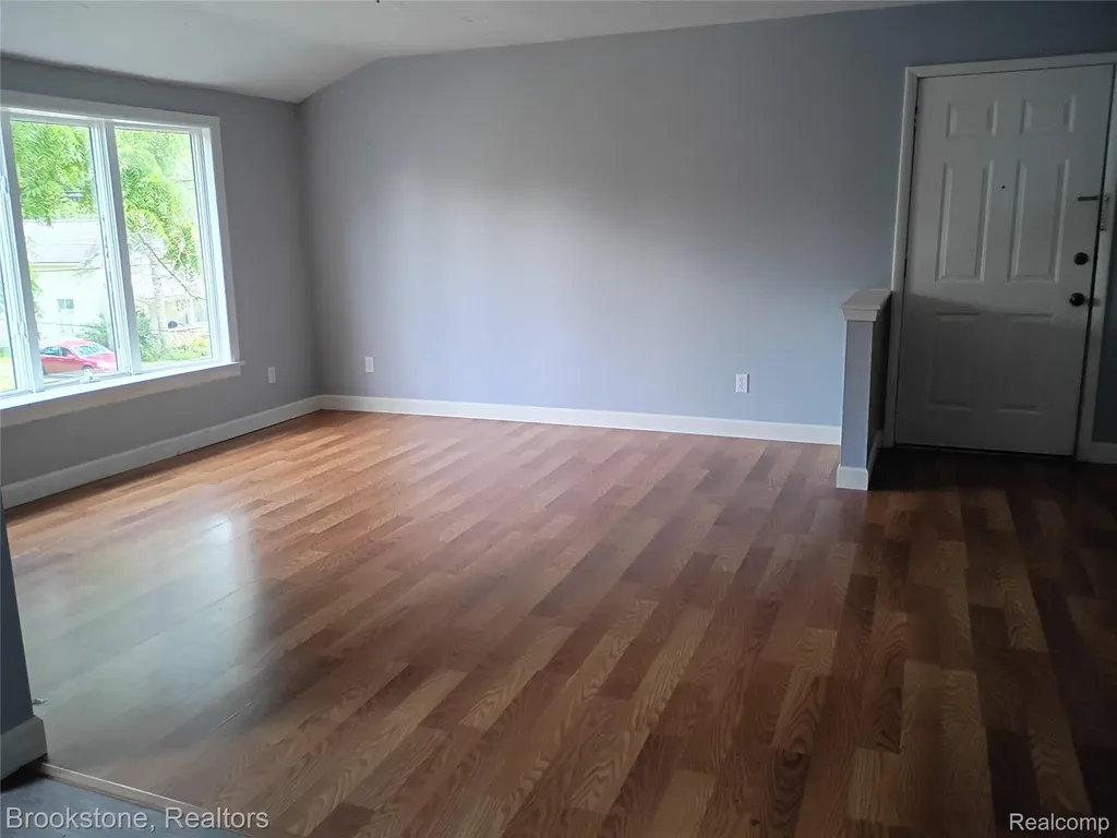 510 Pleasant Street Charlotte City MI 48813