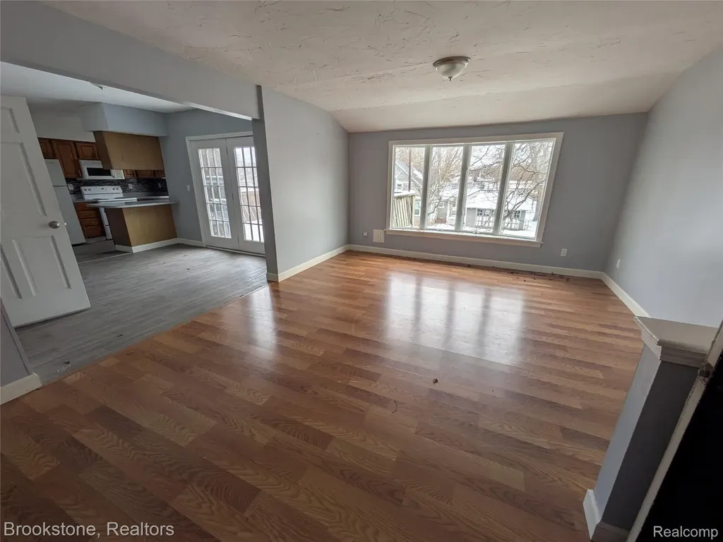 510 Pleasant Street Charlotte City MI 48813