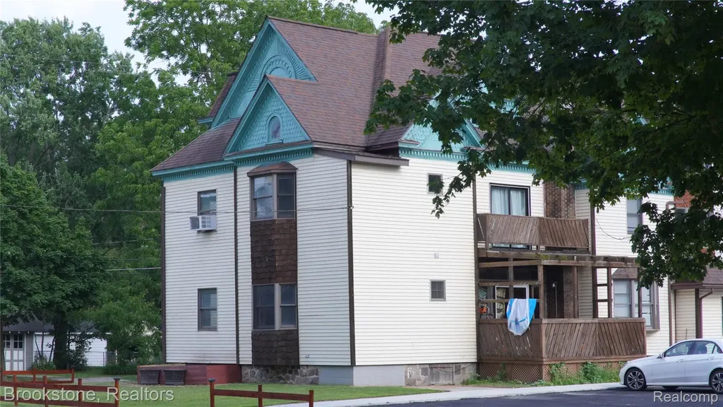 510 Pleasant Street Charlotte City MI 48813