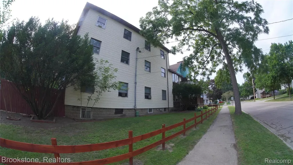 510 Pleasant Street Charlotte City MI 48813