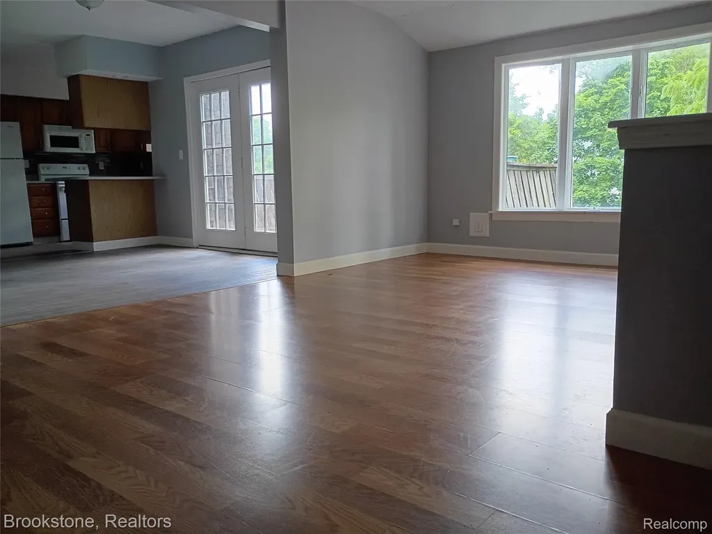 510 Pleasant Street Charlotte City MI 48813