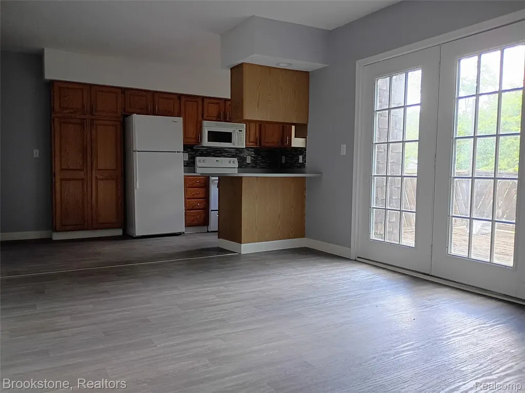 510 Pleasant Street Charlotte City MI 48813