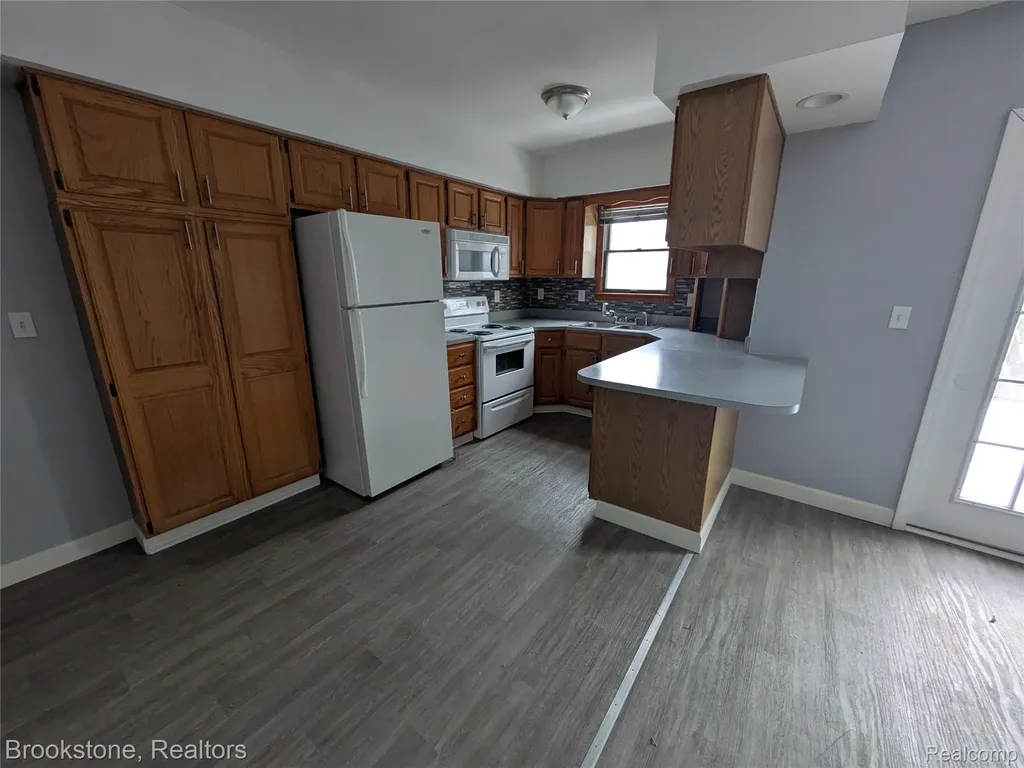 510 Pleasant Street Charlotte City MI 48813