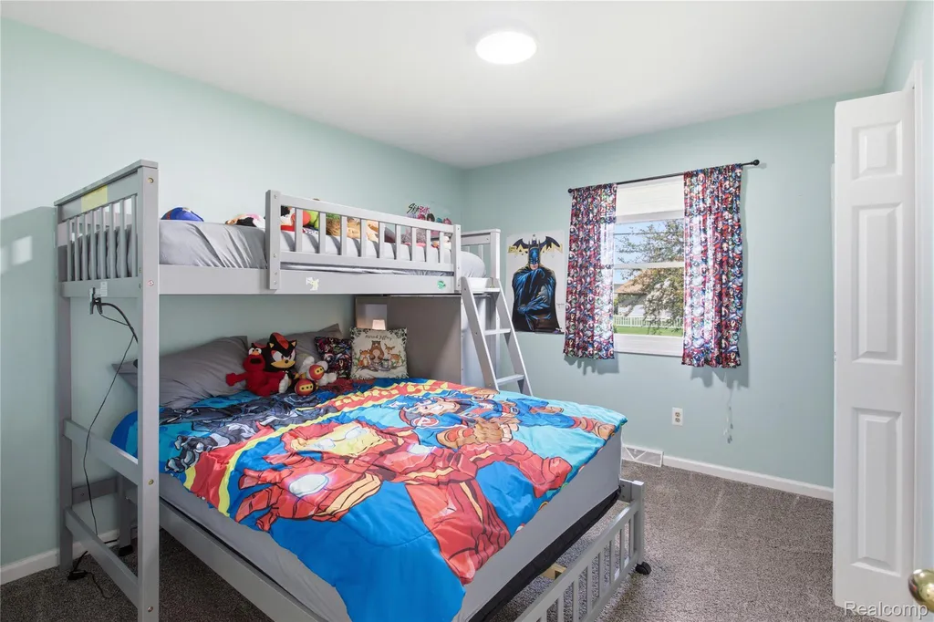 1517 W Oakley Park Road Commerce Charter Township MI 48390