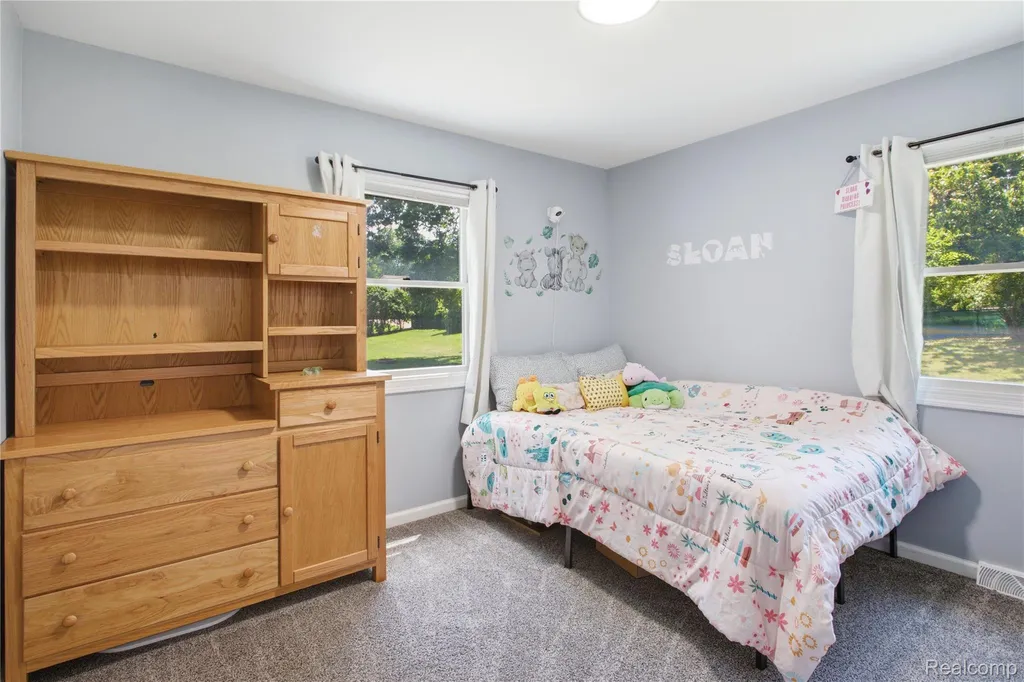 1517 W Oakley Park Road Commerce Charter Township MI 48390