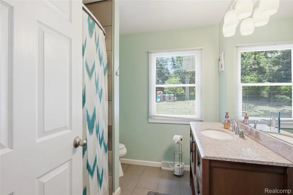 1517 W Oakley Park Road Commerce Charter Township MI 48390