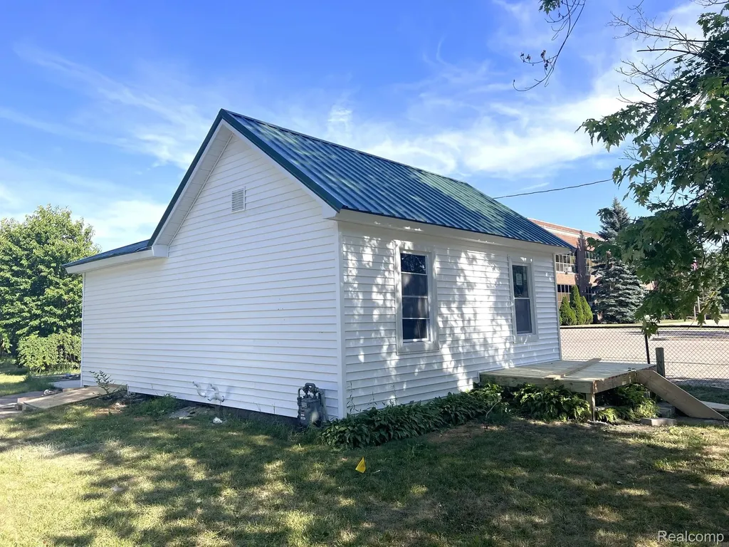 629 Alger Street Owosso City MI 48867
